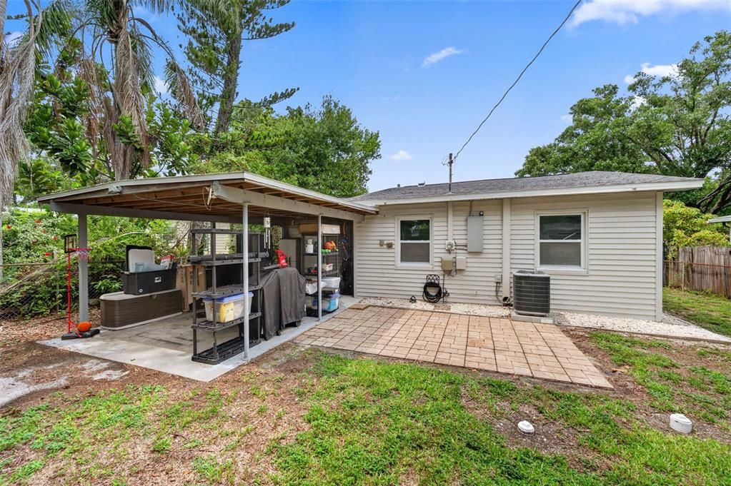 Activo con contrato: $410,000 (3 camas, 2 baños, 1016 Pies cuadrados)