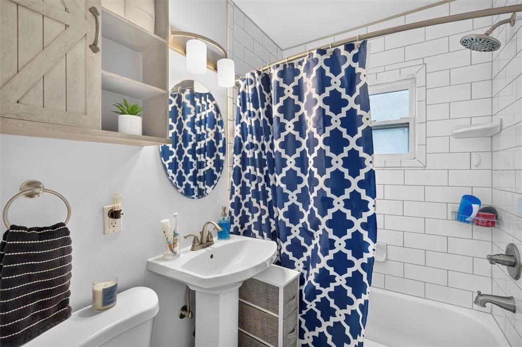 Activo con contrato: $410,000 (3 camas, 2 baños, 1016 Pies cuadrados)