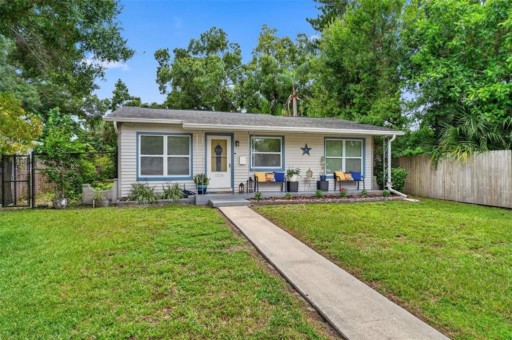 Activo con contrato: $410,000 (3 camas, 2 baños, 1016 Pies cuadrados)