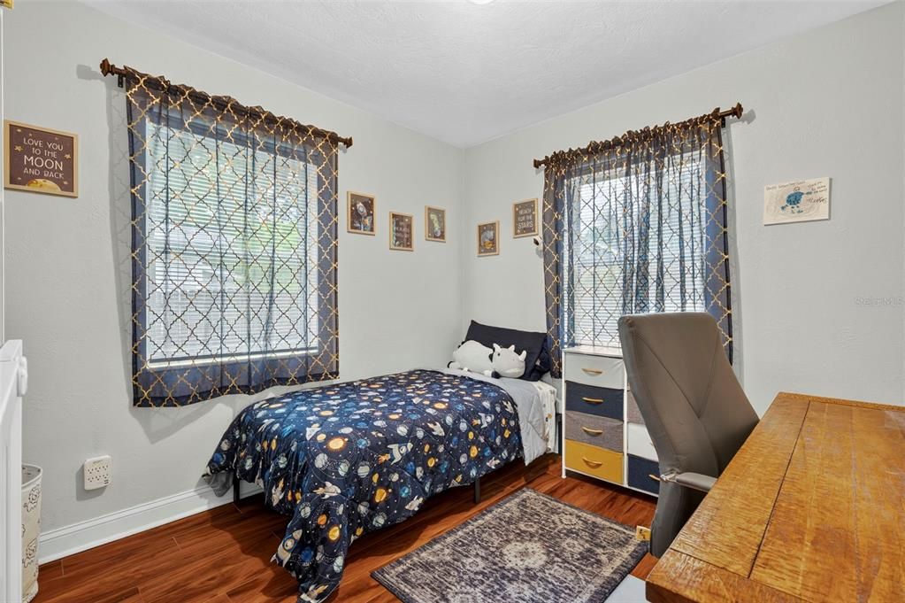 Activo con contrato: $410,000 (3 camas, 2 baños, 1016 Pies cuadrados)