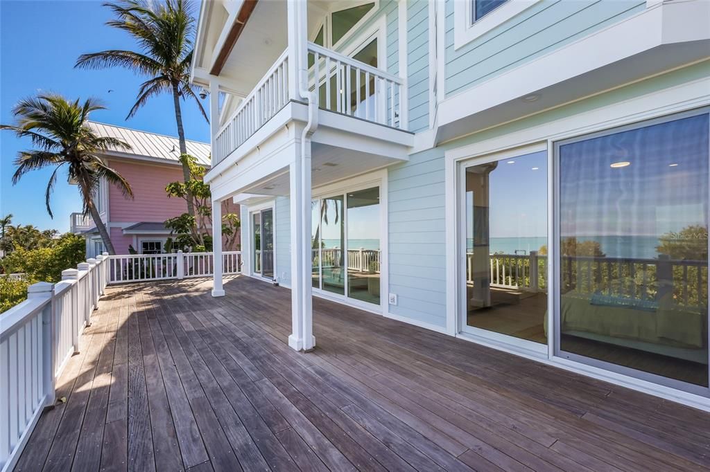 For Sale: $5,600,000 (3 beds, 3 baths, 2714 Square Feet)