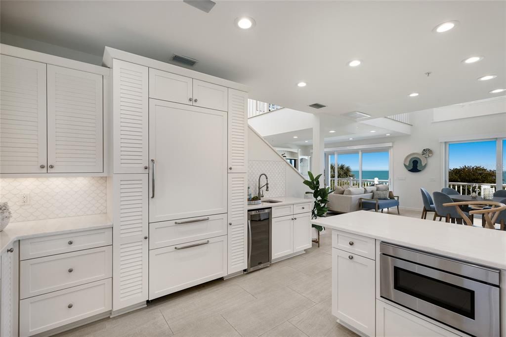 For Sale: $5,600,000 (3 beds, 3 baths, 2714 Square Feet)