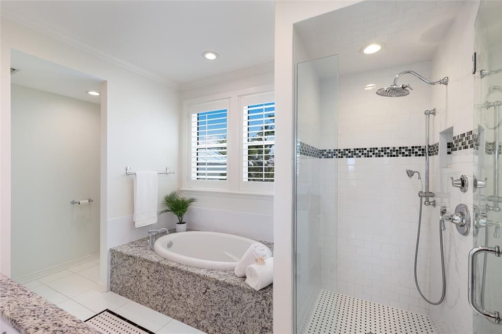 For Sale: $5,600,000 (3 beds, 3 baths, 2714 Square Feet)