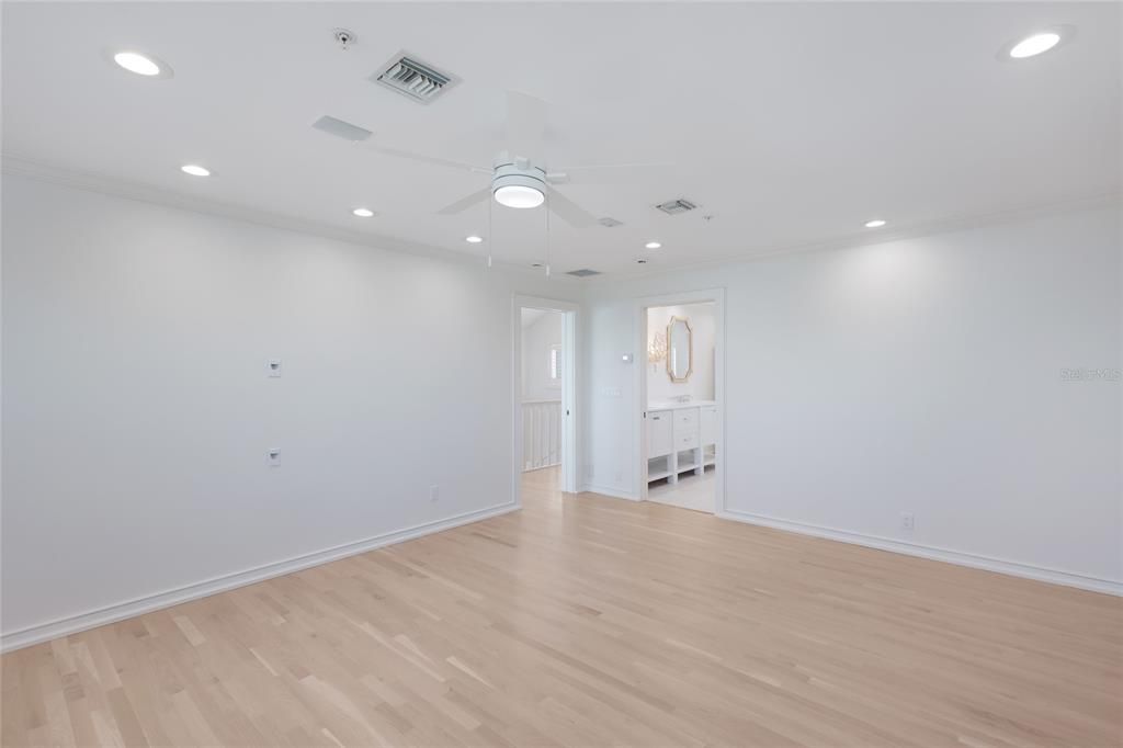 For Sale: $5,600,000 (3 beds, 3 baths, 2714 Square Feet)