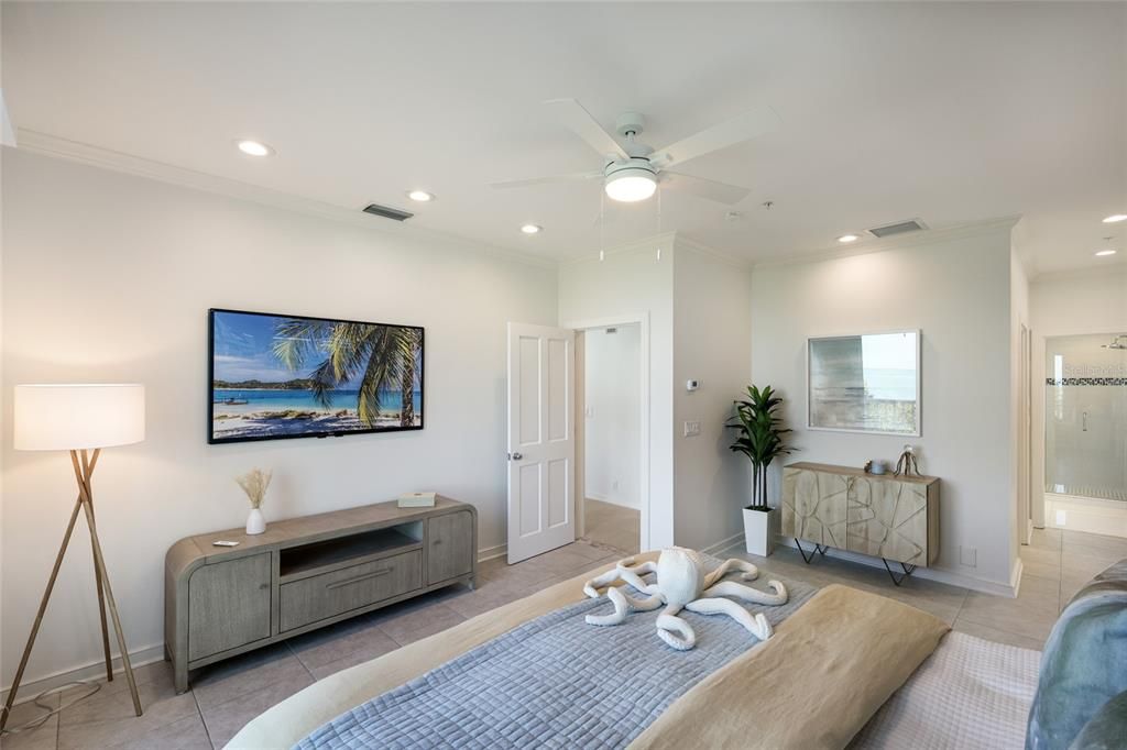 For Sale: $5,600,000 (3 beds, 3 baths, 2714 Square Feet)
