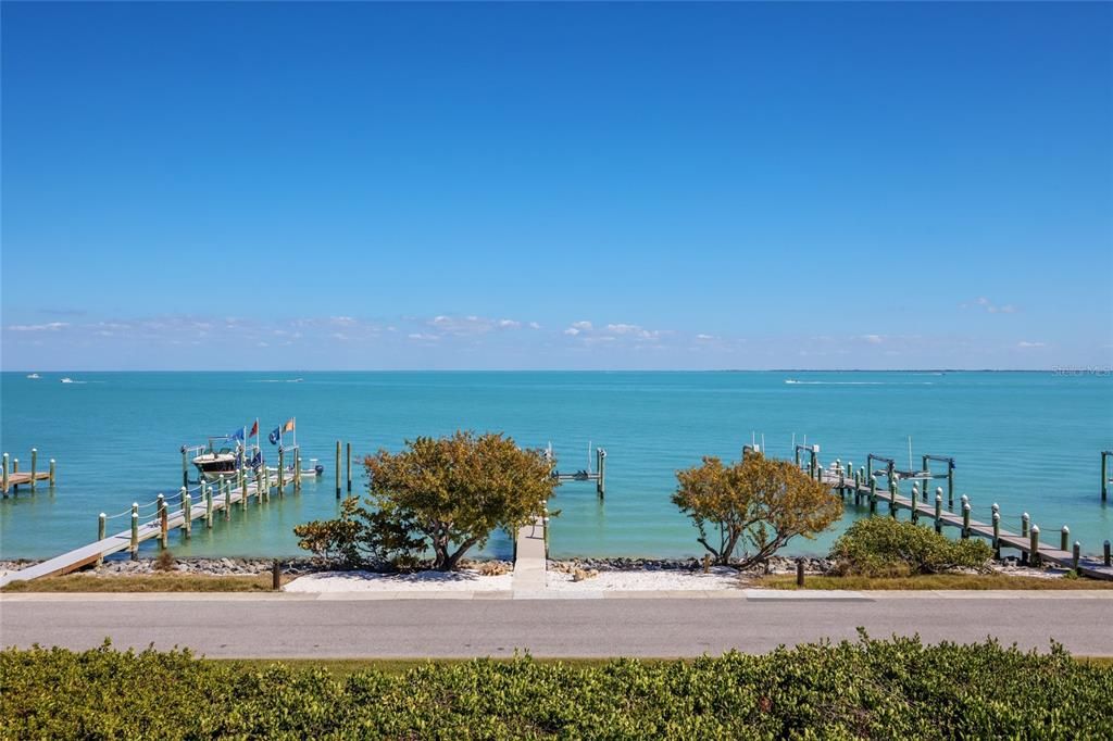 For Sale: $5,600,000 (3 beds, 3 baths, 2714 Square Feet)