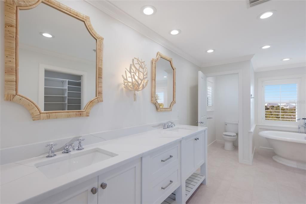 For Sale: $5,600,000 (3 beds, 3 baths, 2714 Square Feet)