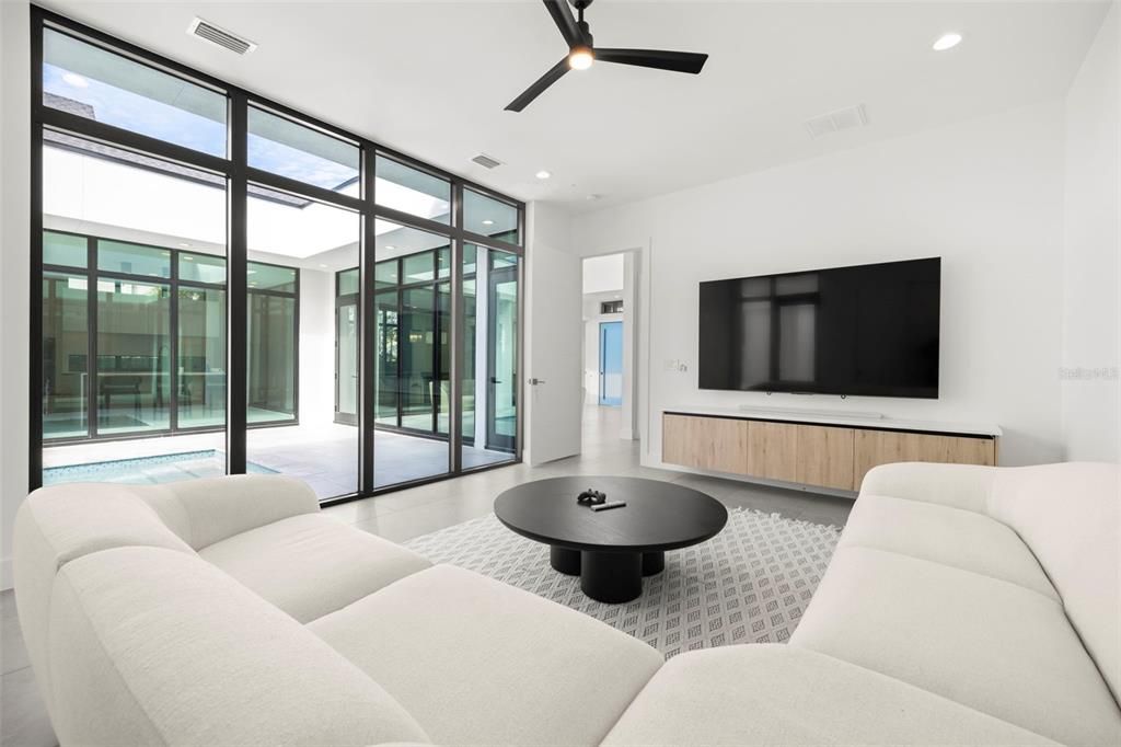 En Venta: $1,595,000 (3 camas, 2 baños, 2400 Pies cuadrados)