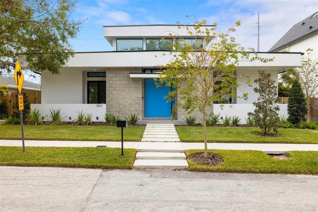 En Venta: $1,595,000 (3 camas, 2 baños, 2400 Pies cuadrados)