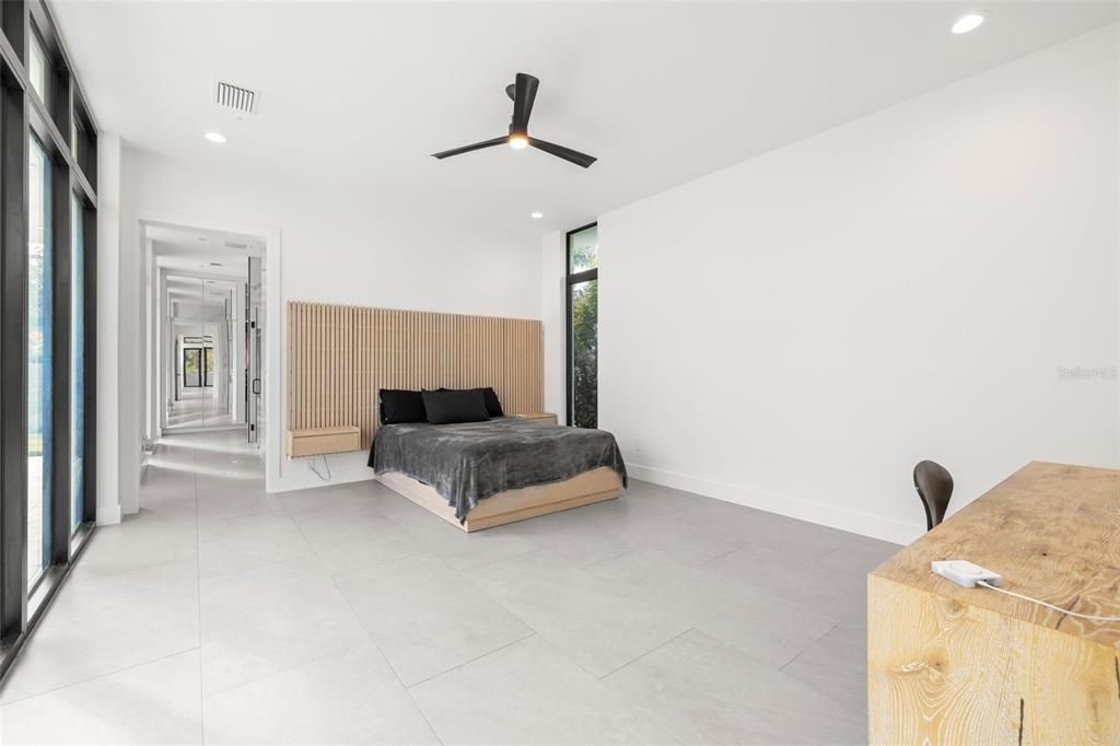 En Venta: $1,595,000 (3 camas, 2 baños, 2400 Pies cuadrados)
