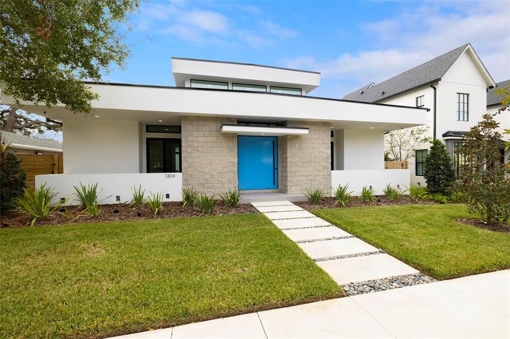 En Venta: $1,595,000 (3 camas, 2 baños, 2400 Pies cuadrados)
