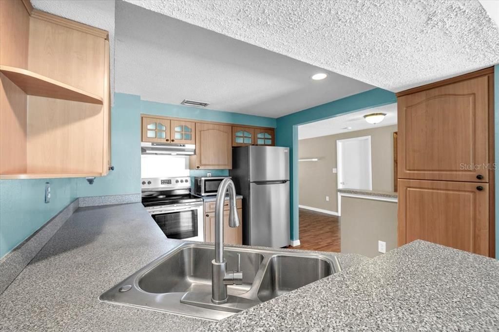 For Sale: $225,000 (3 beds, 2 baths, 1794 Square Feet)