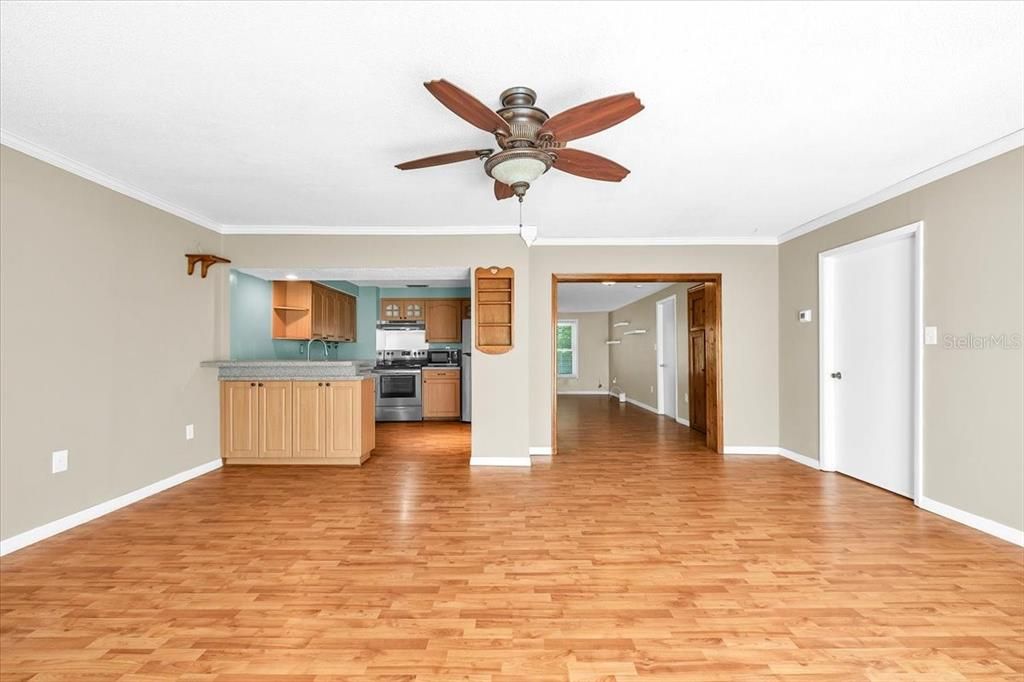 For Sale: $225,000 (3 beds, 2 baths, 1794 Square Feet)
