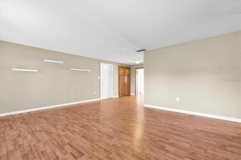 For Sale: $225,000 (3 beds, 2 baths, 1794 Square Feet)
