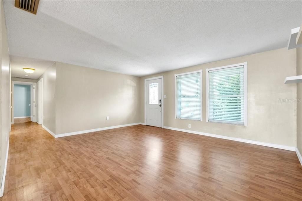 For Sale: $225,000 (3 beds, 2 baths, 1794 Square Feet)