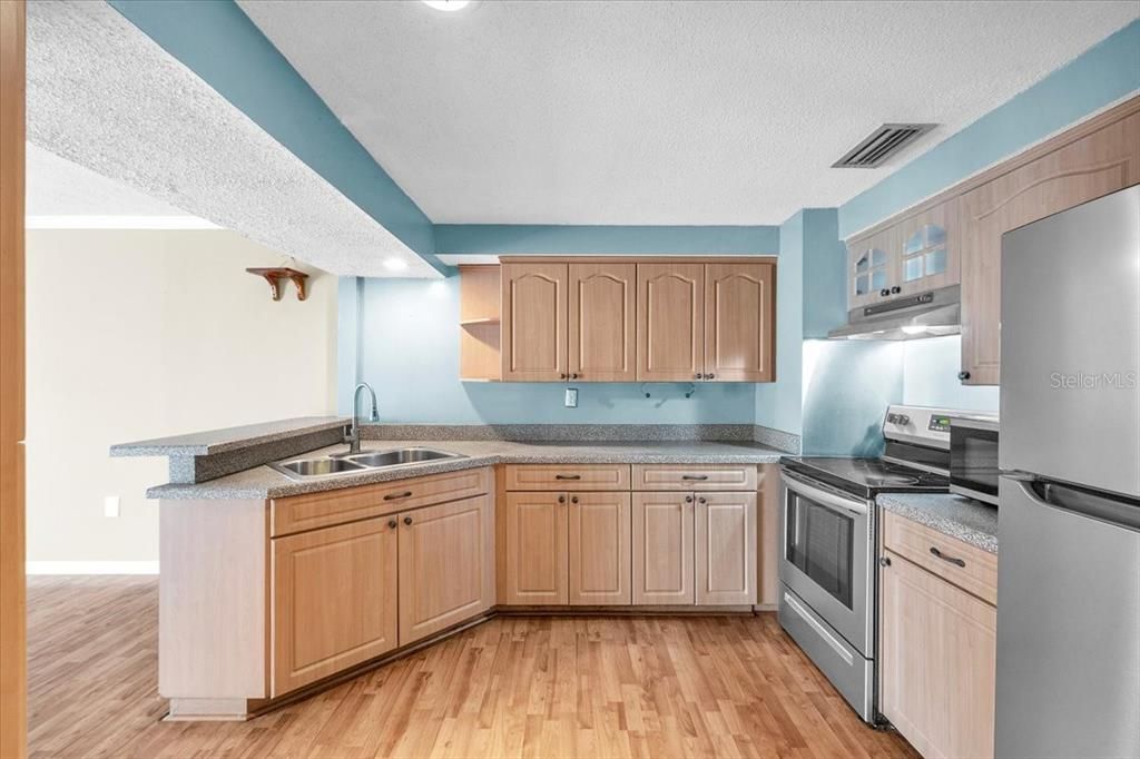 For Sale: $225,000 (3 beds, 2 baths, 1794 Square Feet)