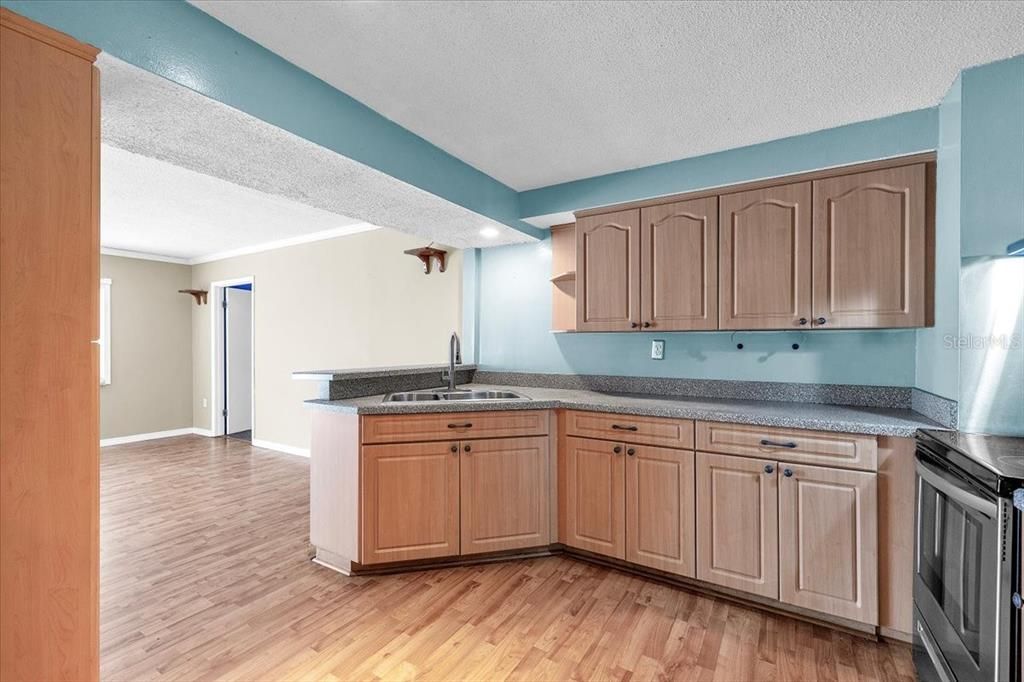 For Sale: $225,000 (3 beds, 2 baths, 1794 Square Feet)