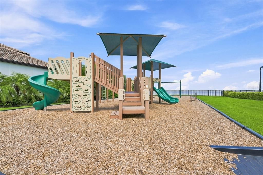 待售: $725,000 (0.25 acres)