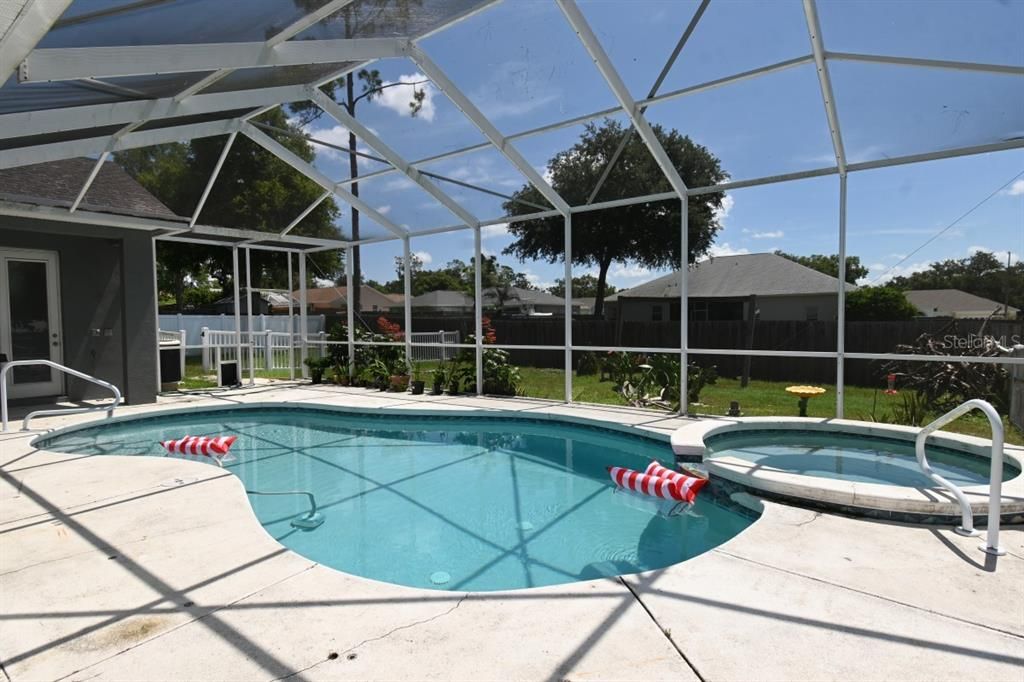En Venta: $497,000 (4 camas, 3 baños, 2360 Pies cuadrados)
