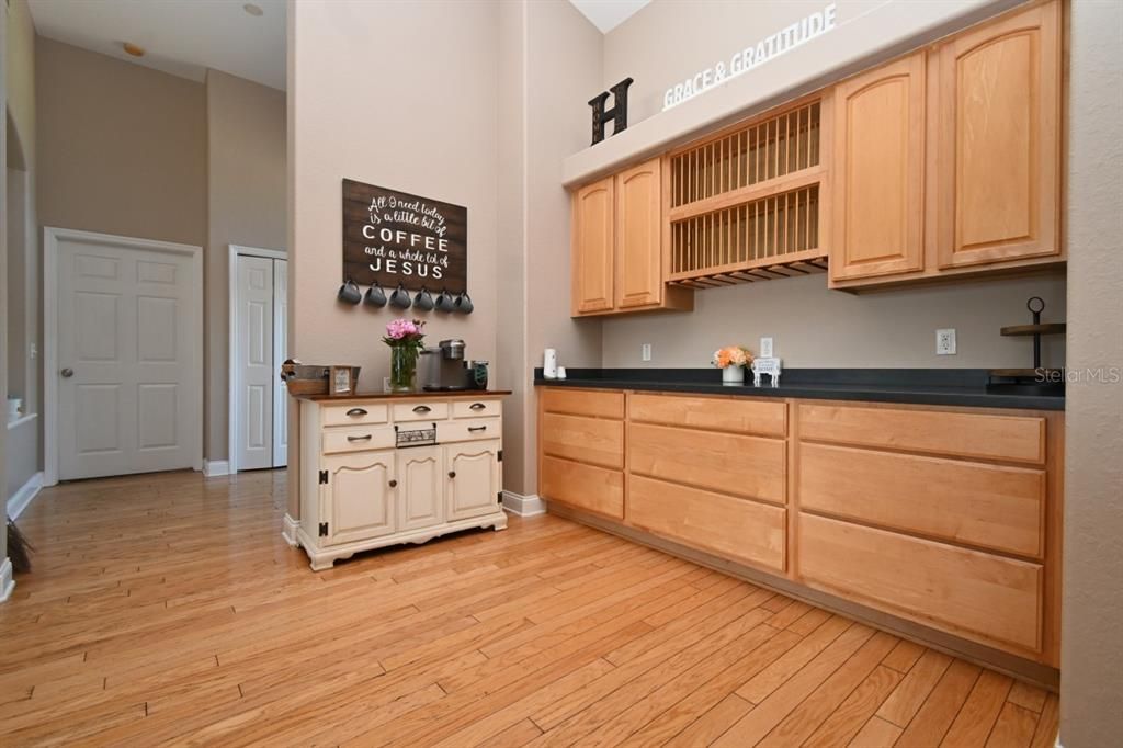 En Venta: $497,000 (4 camas, 3 baños, 2360 Pies cuadrados)