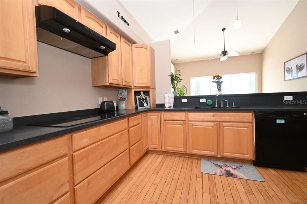 En Venta: $497,000 (4 camas, 3 baños, 2360 Pies cuadrados)