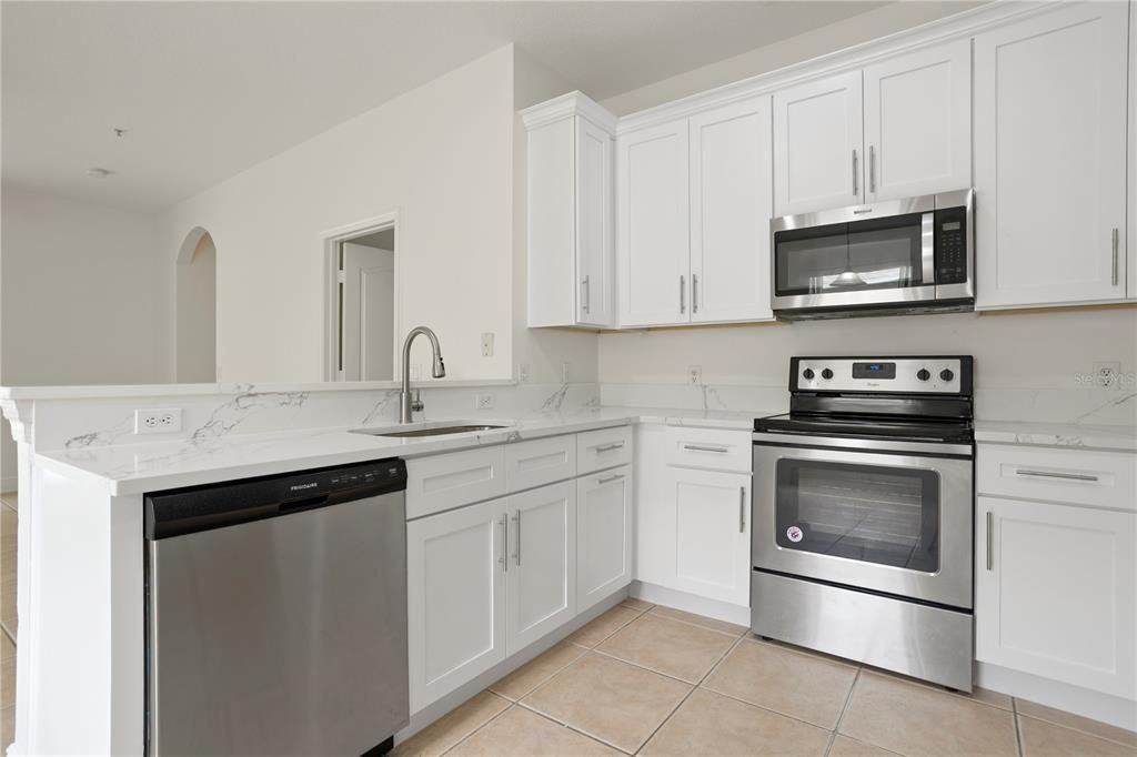 En Venta: $435,000 (4 camas, 2 baños, 1888 Pies cuadrados)