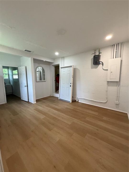 For Rent: $950 (1 beds, 1 baths, 600 Square Feet)