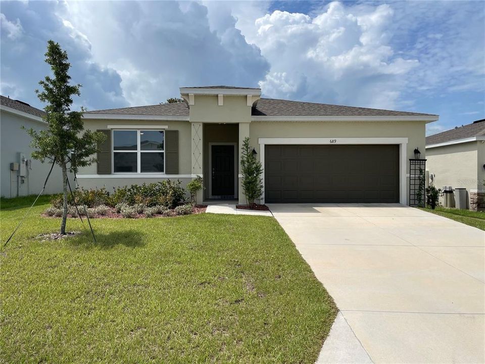 For Rent: $2,100 (4 beds, 2 baths, 1816 Square Feet)