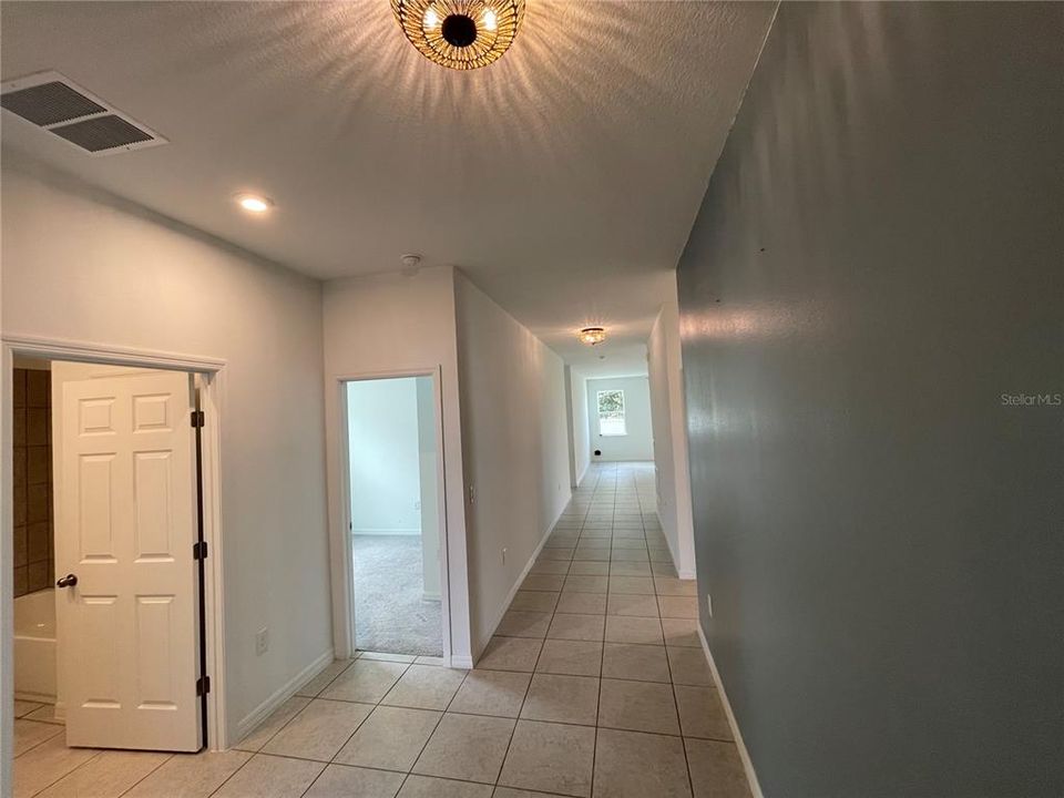 For Rent: $2,100 (4 beds, 2 baths, 1816 Square Feet)