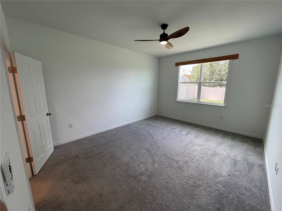 For Rent: $2,100 (4 beds, 2 baths, 1816 Square Feet)