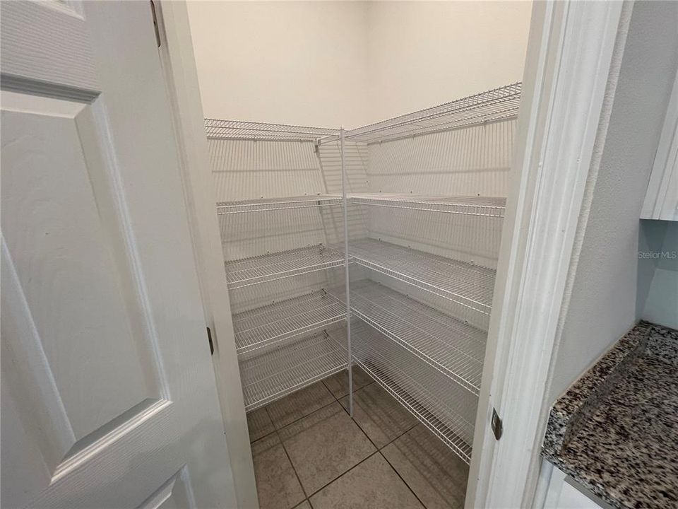 For Rent: $2,100 (4 beds, 2 baths, 1816 Square Feet)