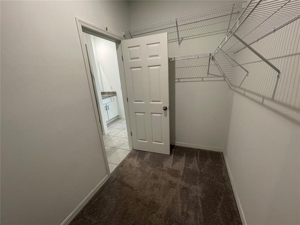 For Rent: $2,100 (4 beds, 2 baths, 1816 Square Feet)