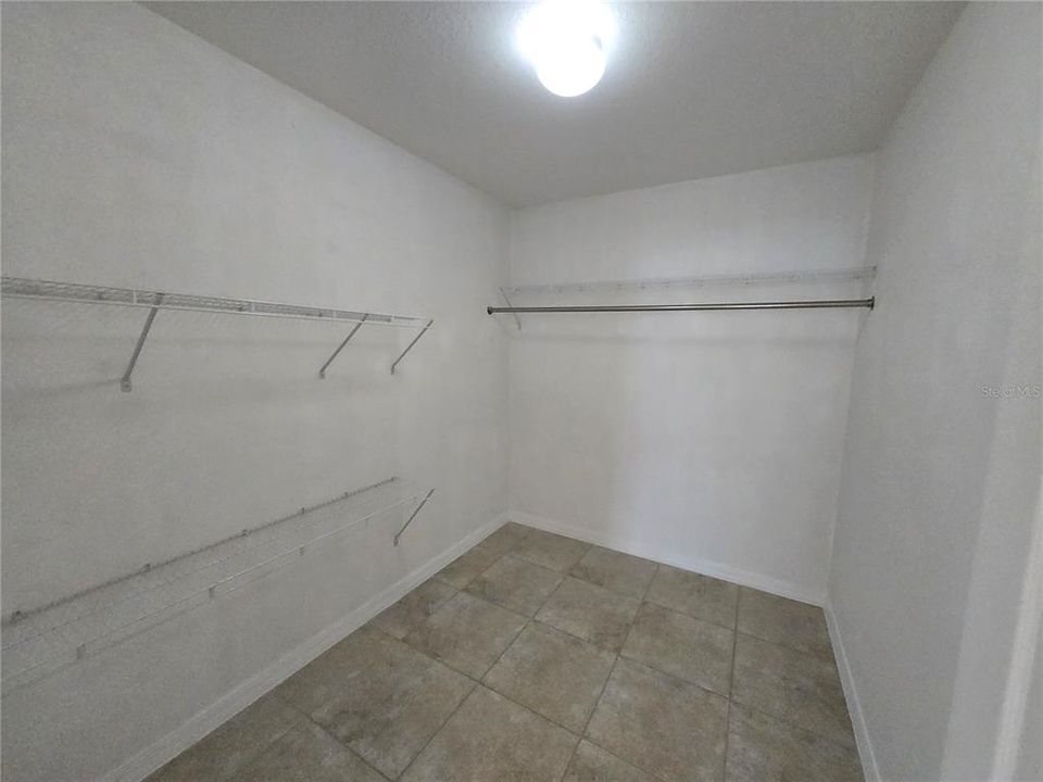 В аренду: $2,300 (4 спален, 2 ванн, 2116 Квадратных фут)