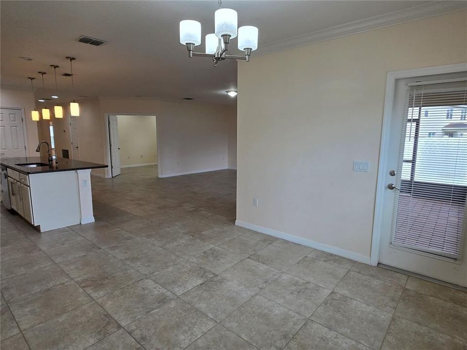В аренду: $2,300 (4 спален, 2 ванн, 2116 Квадратных фут)