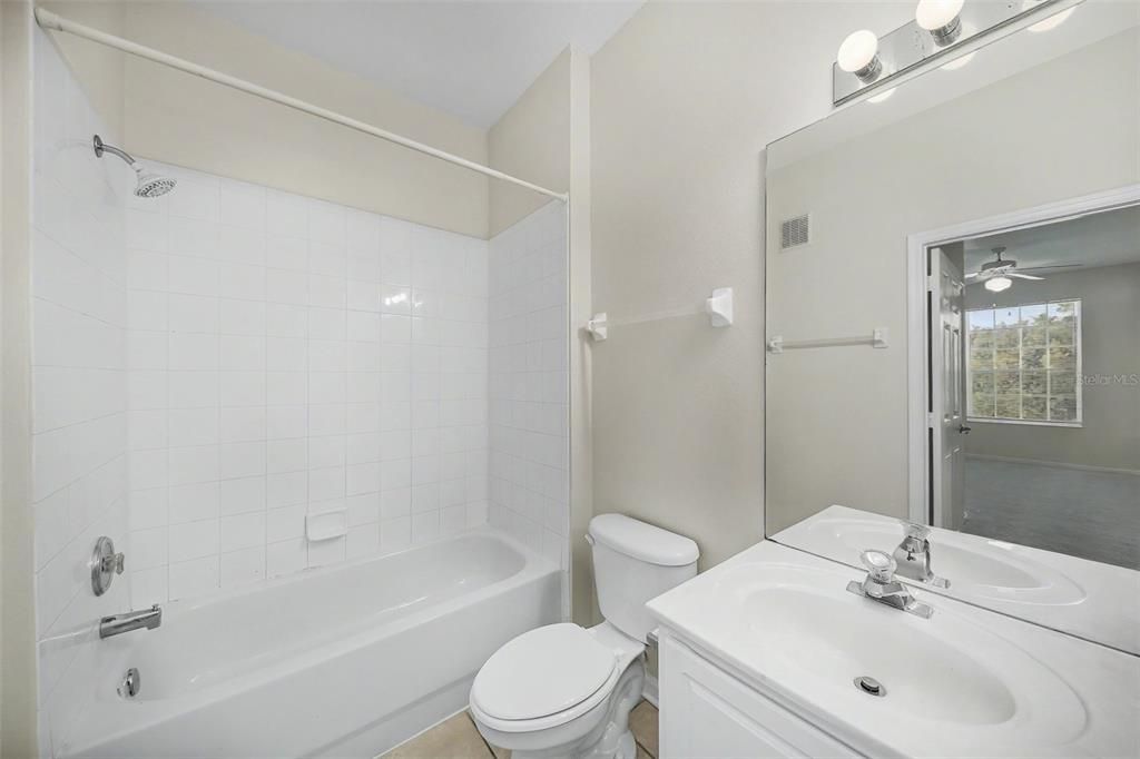 На продажу: $185,000 (3 спален, 2 ванн, 1208 Квадратных фут)