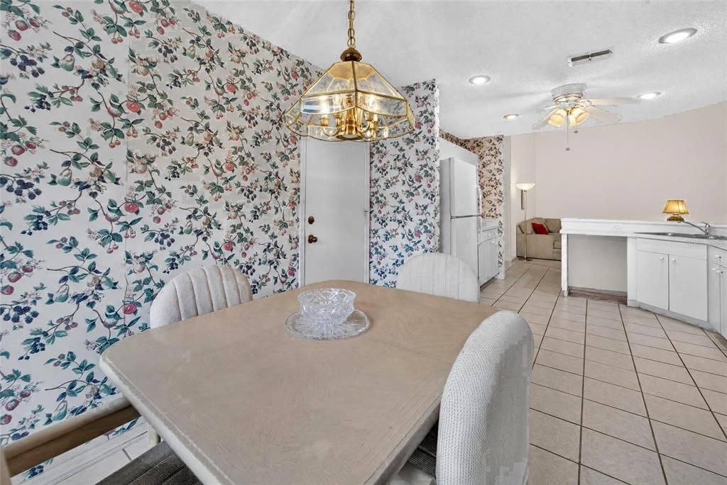 На продажу: $179,900 (2 спален, 2 ванн, 1550 Квадратных фут)