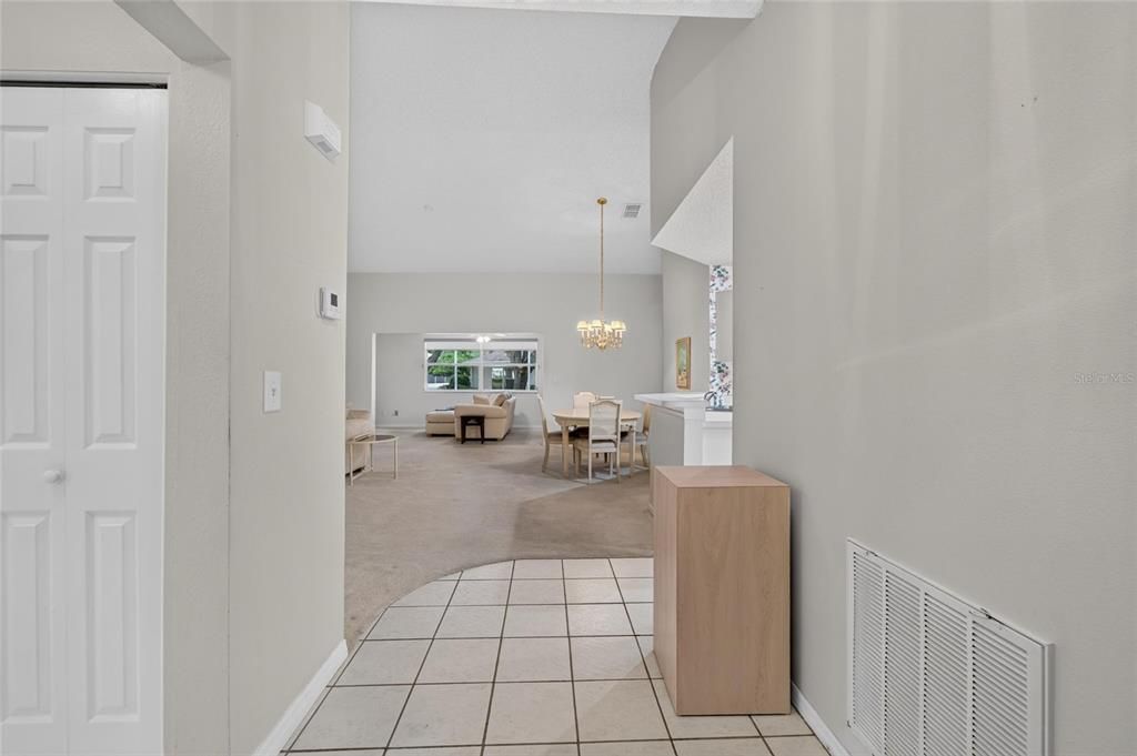 На продажу: $179,900 (2 спален, 2 ванн, 1550 Квадратных фут)