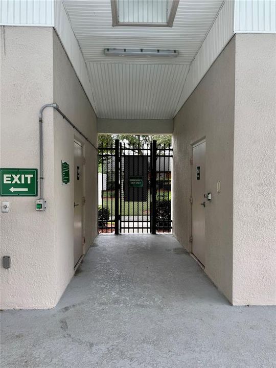 For Rent: $2,750 (4 beds, 2 baths, 1952 Square Feet)