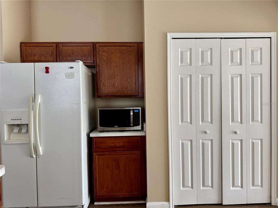 For Rent: $2,750 (4 beds, 2 baths, 1952 Square Feet)