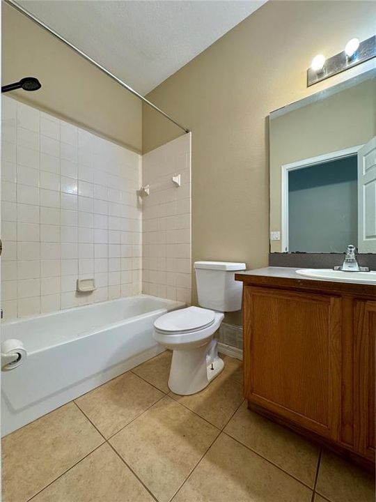 For Rent: $2,750 (4 beds, 2 baths, 1952 Square Feet)