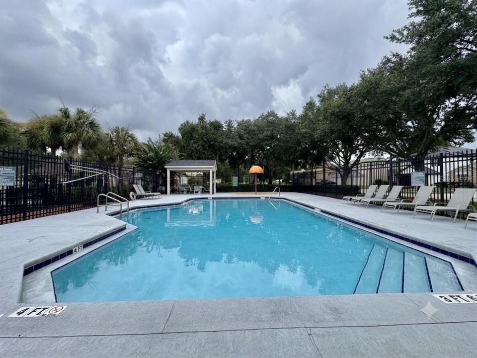 For Rent: $2,750 (4 beds, 2 baths, 1952 Square Feet)