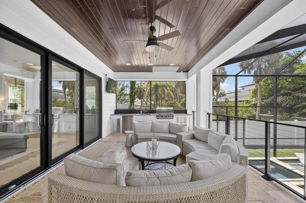 En Venta: $3,499,000 (5 camas, 4 baños, 5077 Pies cuadrados)