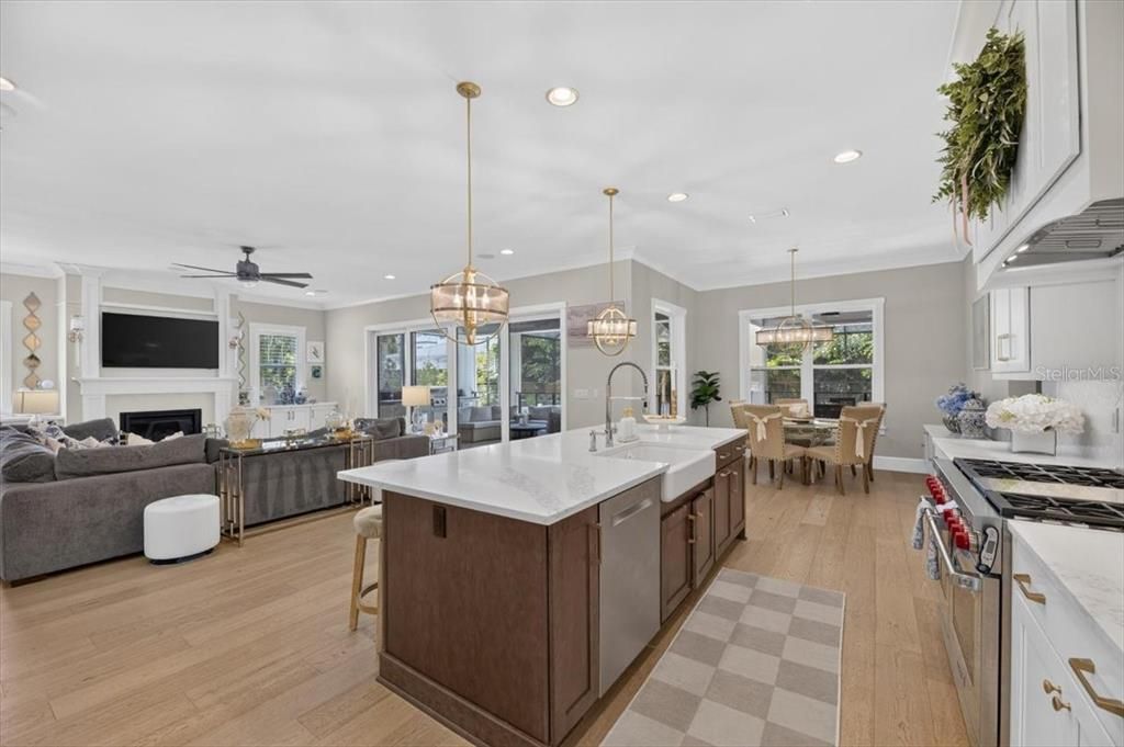 En Venta: $3,499,000 (5 camas, 4 baños, 5077 Pies cuadrados)