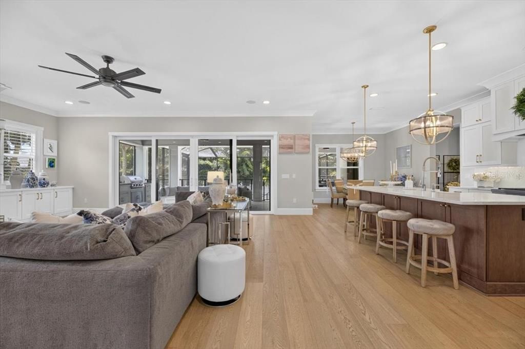 En Venta: $3,499,000 (5 camas, 4 baños, 5077 Pies cuadrados)