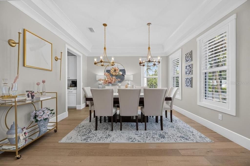 En Venta: $3,499,000 (5 camas, 4 baños, 5077 Pies cuadrados)
