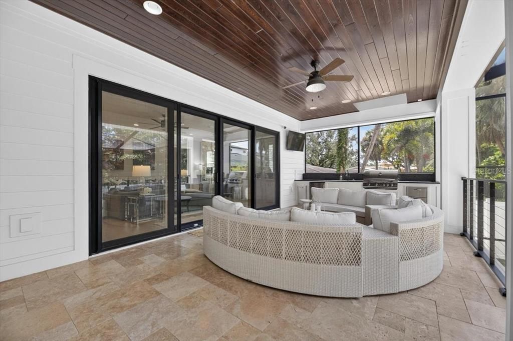 En Venta: $3,499,000 (5 camas, 4 baños, 5077 Pies cuadrados)