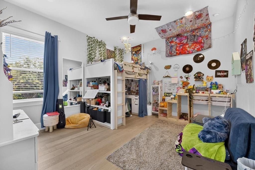 En Venta: $3,499,000 (5 camas, 4 baños, 5077 Pies cuadrados)