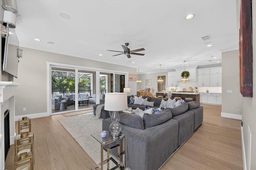 En Venta: $3,499,000 (5 camas, 4 baños, 5077 Pies cuadrados)