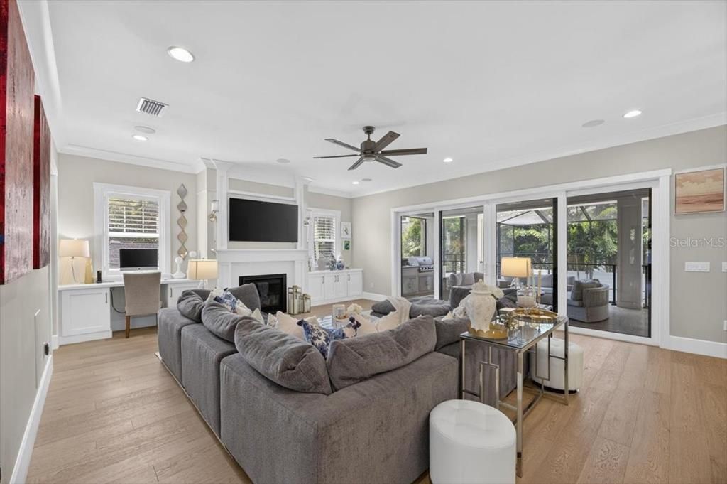 En Venta: $3,499,000 (5 camas, 4 baños, 5077 Pies cuadrados)