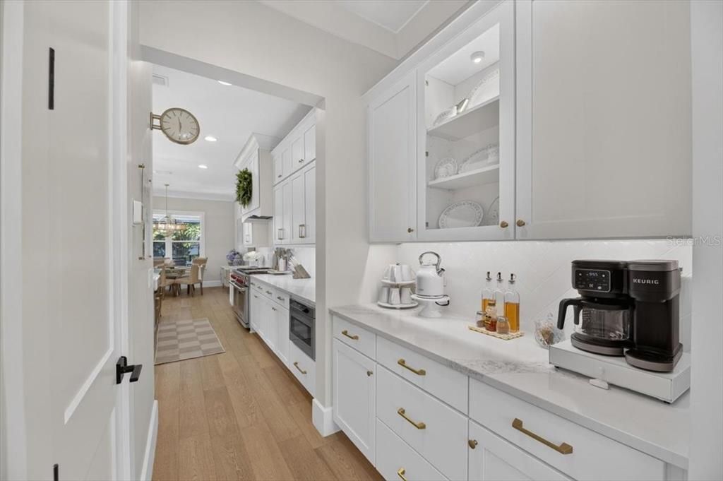 En Venta: $3,499,000 (5 camas, 4 baños, 5077 Pies cuadrados)
